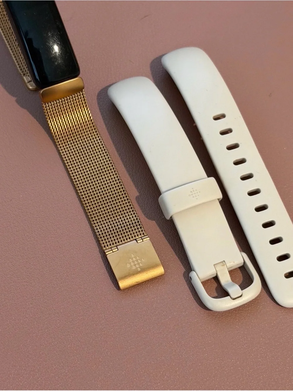 fitbit Inspire 2 Activity Tracker with 2 bands + charger